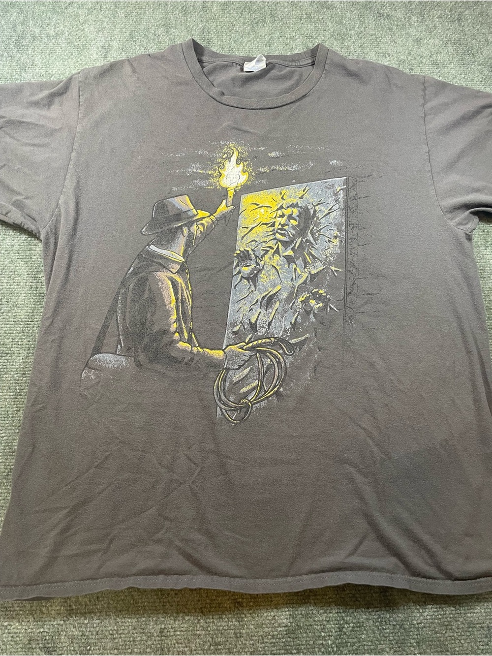Indiana Jones discovering Han Solo frozen in carbonite men’s tee
